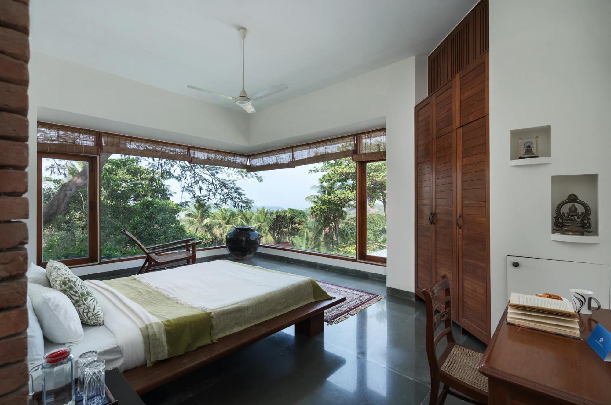 Saffronstays Pride Rock Mandve Luaran gambar